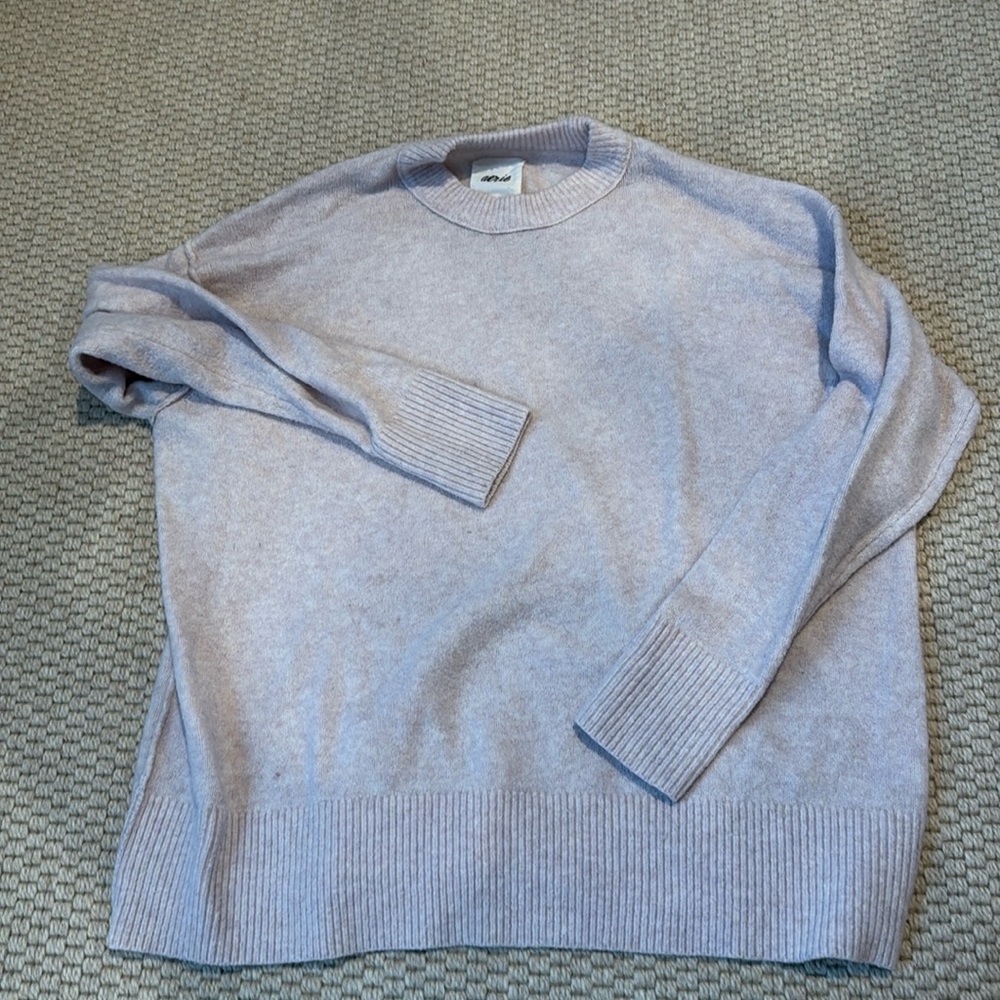 Aerie crew neck sweater. Poly blend. XS